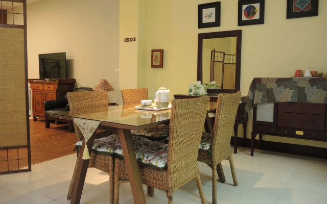 Lan Bai Tou - Train Station B&B