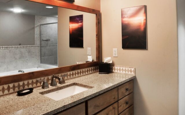 No Regrets - LOM416 - 1 Br Apts