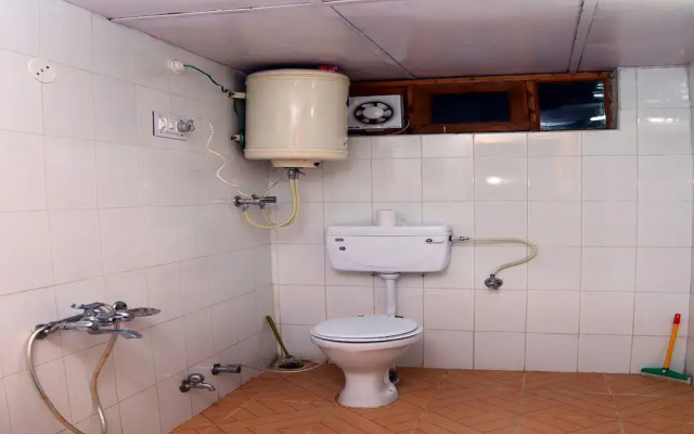 OYO 12137 Home North Moon Homestay