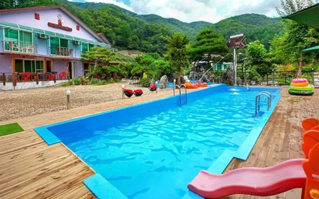 Gapyeong Pulkkot Pension
