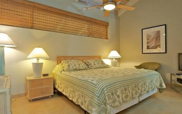 Papakea C403 by RedAwning