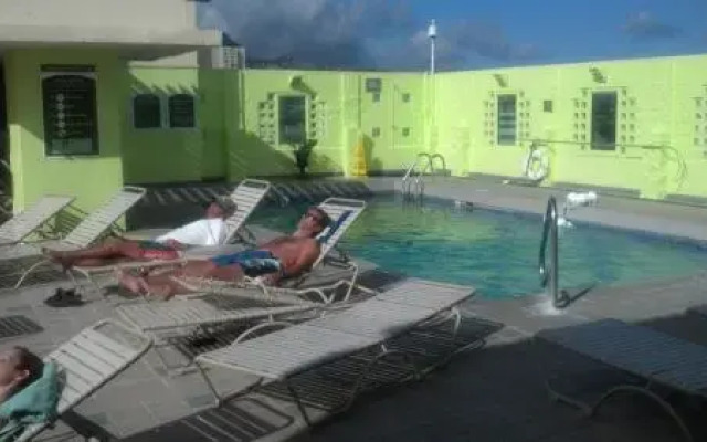 Waikiki Beach Apartments #1409