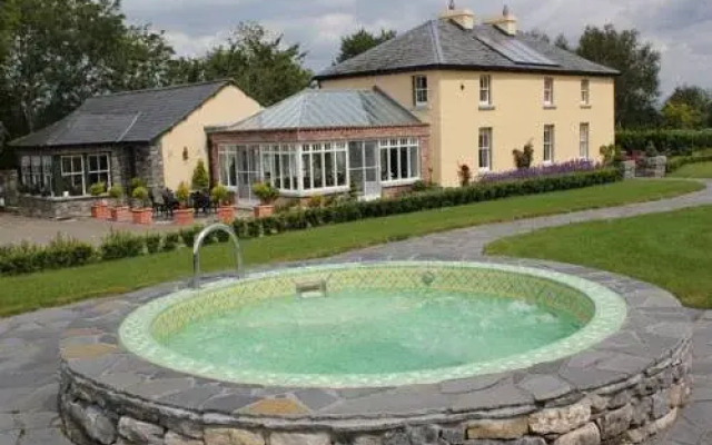 Skahard Country Villa
