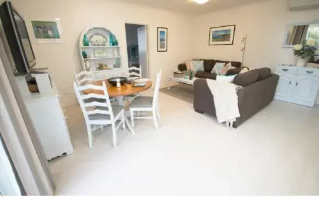 Castlewood Cottage