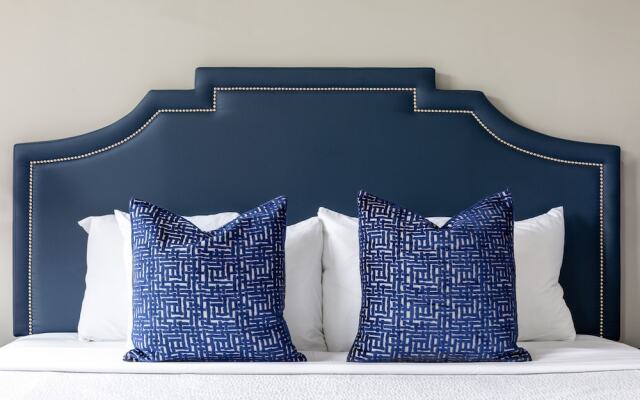 Stay Alfred at Dwell ATL