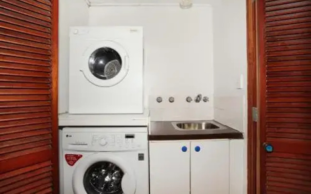 Warroo Apartments