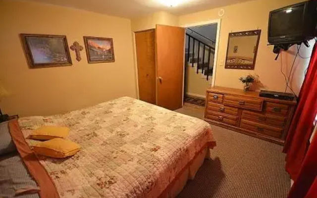 Bear Crossing - 3 Br condo by RedAwning