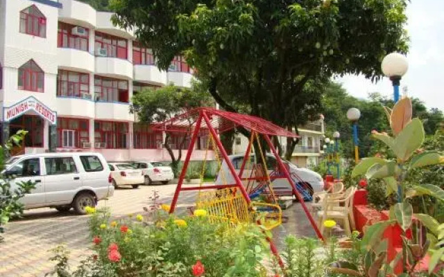 Munish Resorts