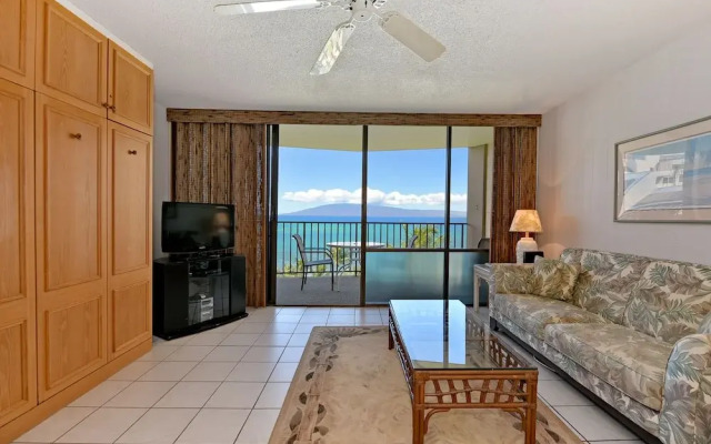 Valley Isle 902 by RedAwning