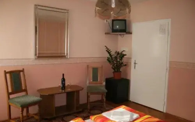 Doris Hotel