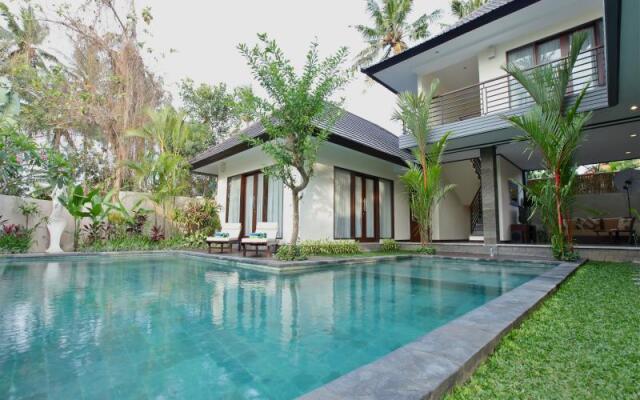 Umadauh Villa - Padang Tawang Canggu