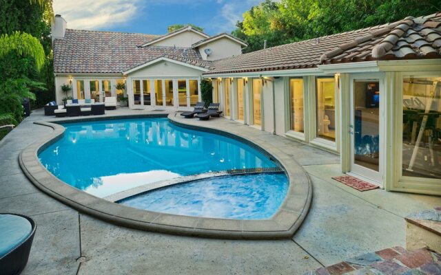 Breathtaking Views in Encino Hills Pool