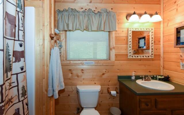 Crestview - 2 Br home by RedAwning