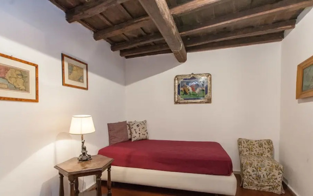 Rental in Rome Arco Ciambella Studio