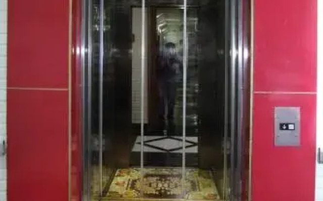 Zaineast Hotel