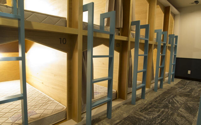 Comics & CapsuleHotel COMICAP kyotoshinkyogoku