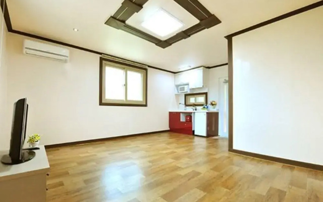 Samjung-gol Grassfield Pension