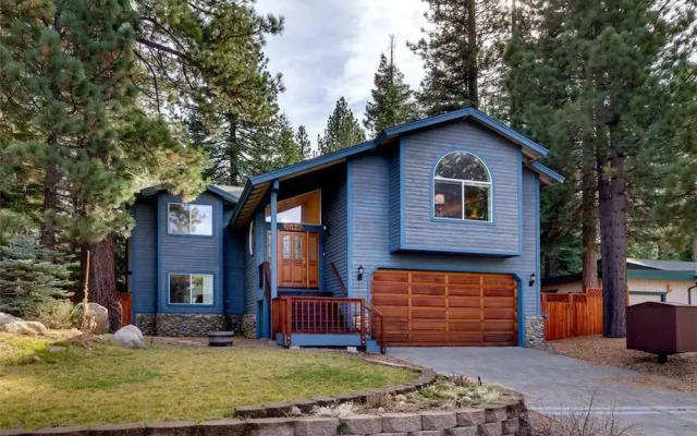 Tahoe Villa Bonita by RedAwning