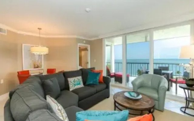 Beautiful Condo with Breathtaking Sunset Views by RedAwning