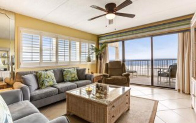Corner Unit Condo with unobstructed views of the Atlantic by RedAwning