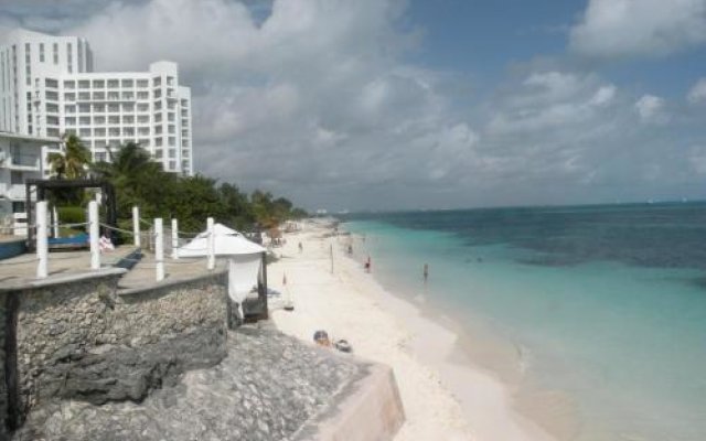 Cancun Beach Hideaway