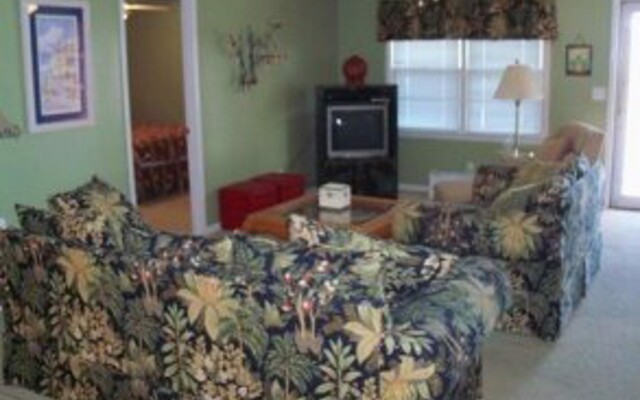 Family Ties 2 - 4 Br Home