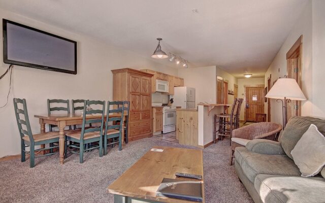 2655 Tenderfoot Lodge