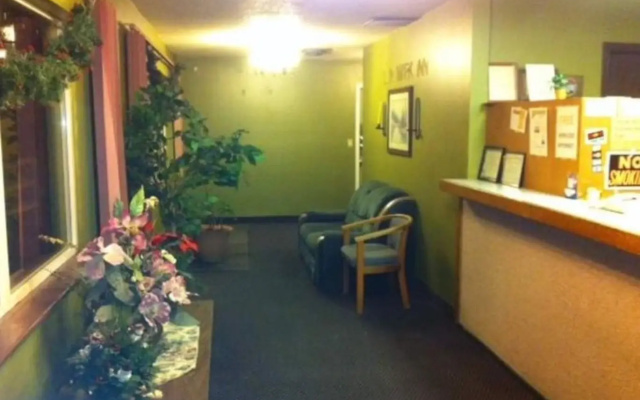 Landmark Inn