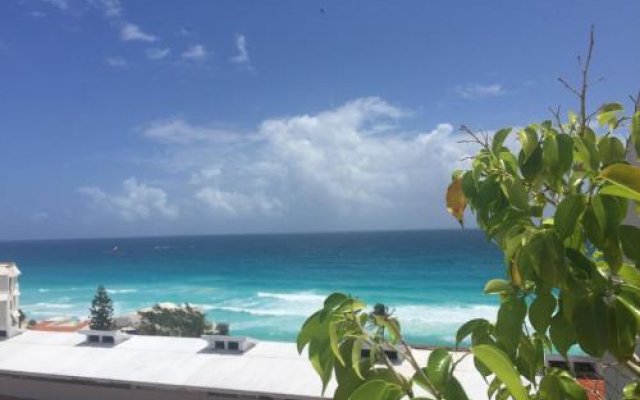 Cancun Beach Aparthotel Brisas