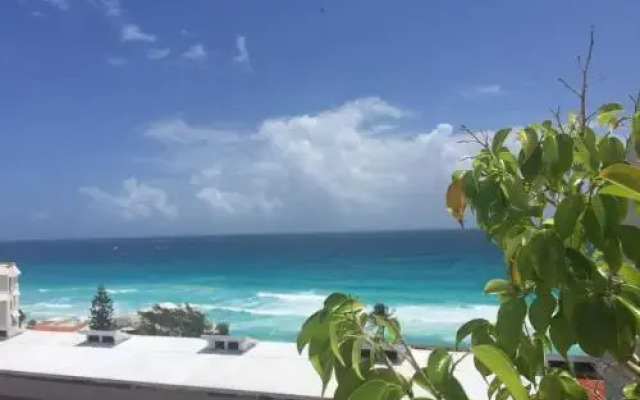Cancun Beach ApartHotel