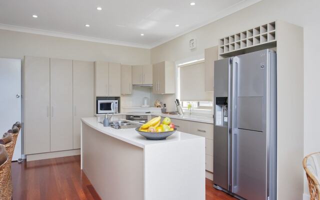 Whispering Sands at Corlette - 2