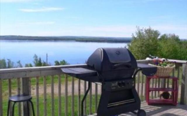 Bear on the Lake Guesthouse