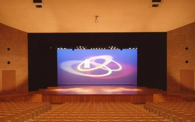 Hokkaido Youth Hall compass (Compass)