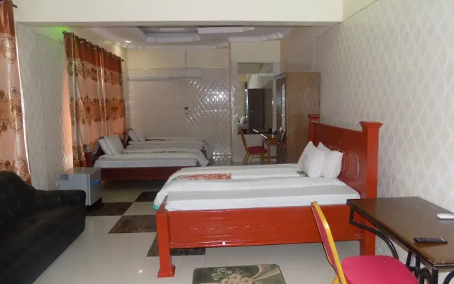 Machare British Hotel