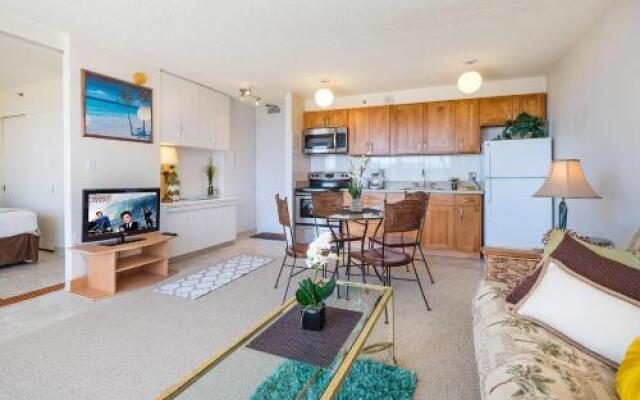 Waikiki Banyan 3411 Ocean View Free Parking