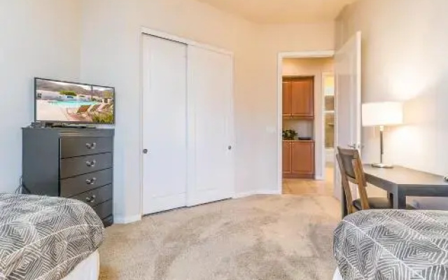 48663 Legacy Dr Condo