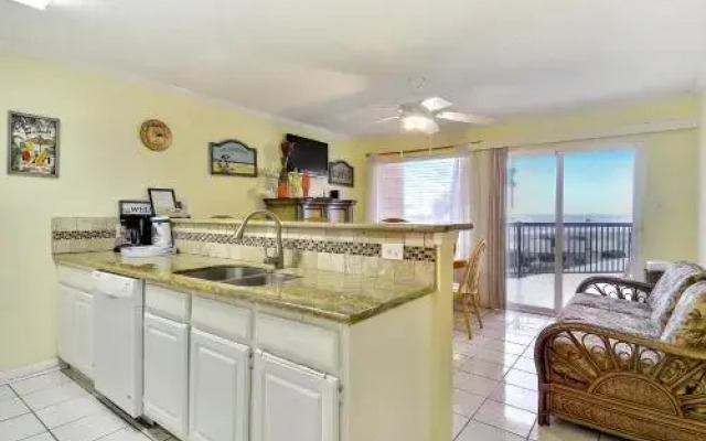 Ahoy Mateys 1 Br condo by RedAwning