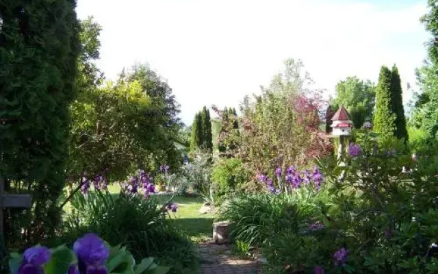 Bavarian Orchard Motel