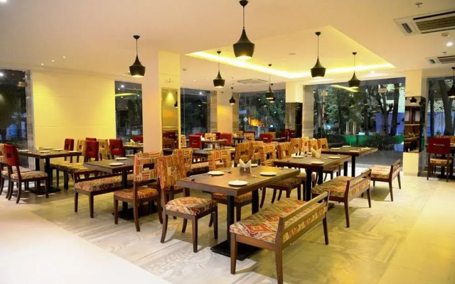 Mango Hotels Bhagwati Park
