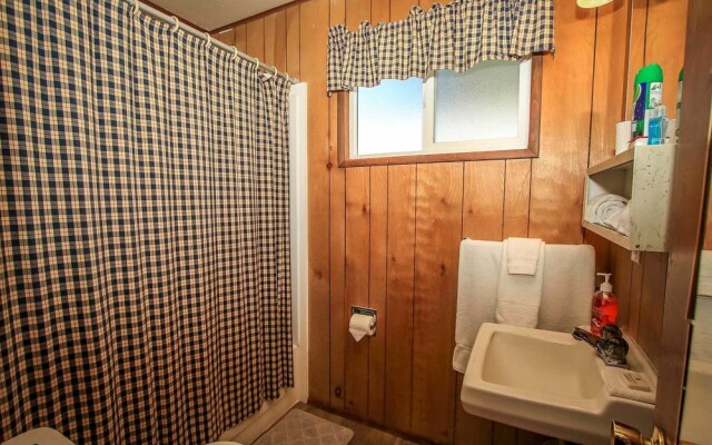 1555 - Owl Pine Cabin