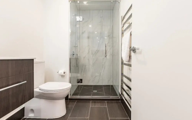 Lovely Apartment Near Myers Park in CBD