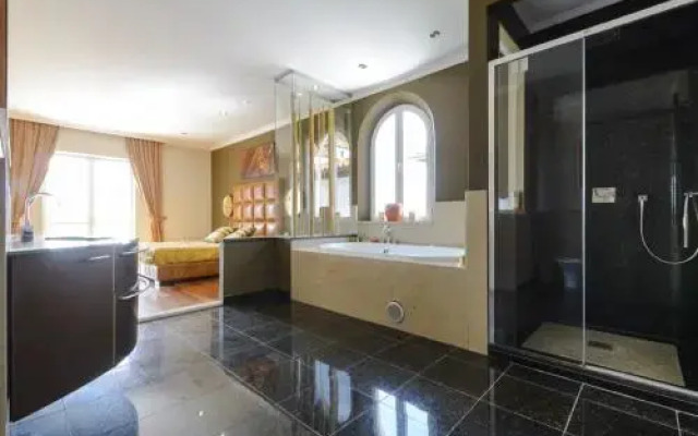 Villa Aurora
