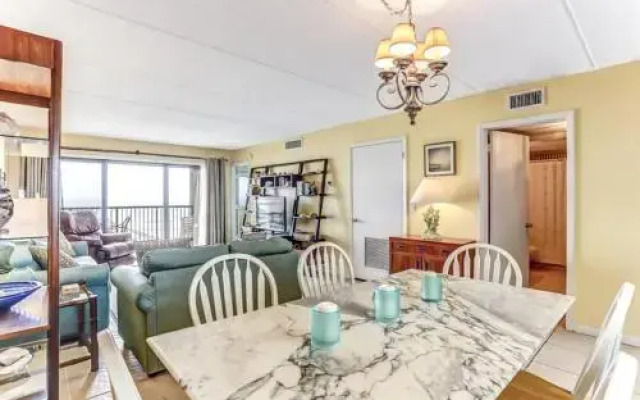 Comfy Upper Unit Condo to Enjoy the Beach or the Fishing by RedAwning