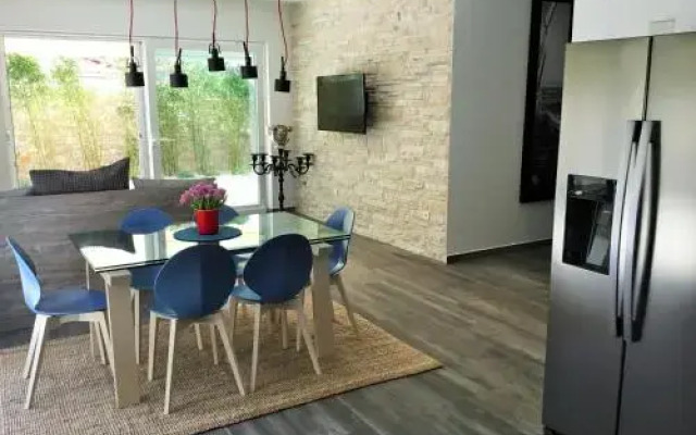 HD Beach House I