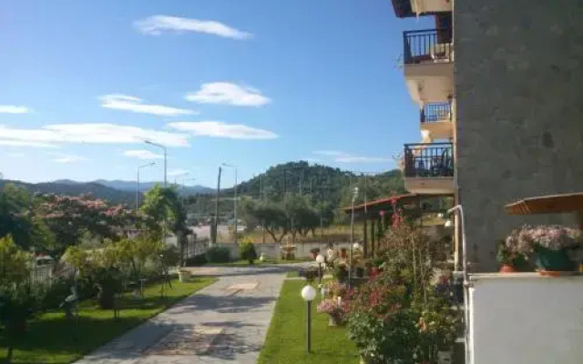 Sofia & Lakis House