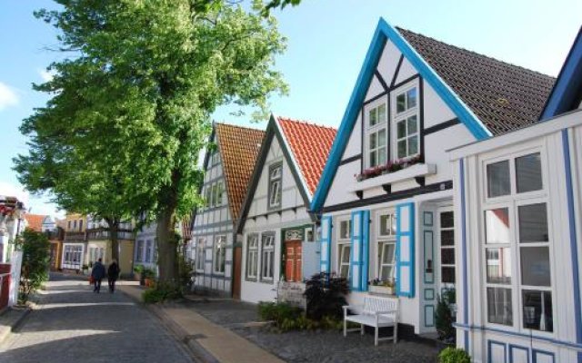 Ferienwohnungen in historischer Villa in Warnemünde (LB)