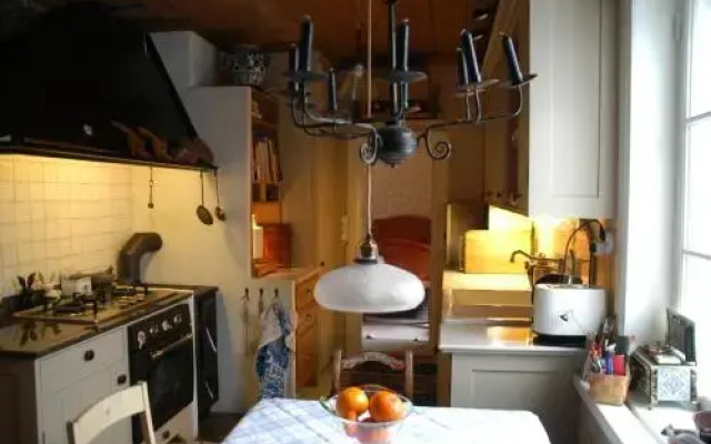 1800's Townhouse