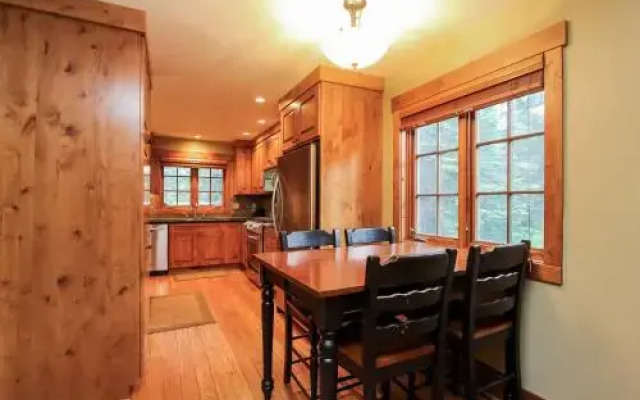 Discovery Chalet 164