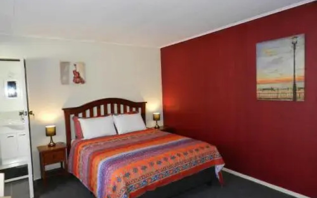 Fairway View Apartment - Motueka & Studio @14