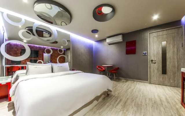 M7 Hotel